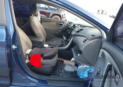 2016 Hyundai Elantra Se z USA, uszkodzony, nr VIN 5NPDH4AE5GH730690